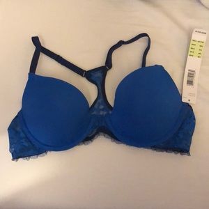 NWT DKNY front closure bra